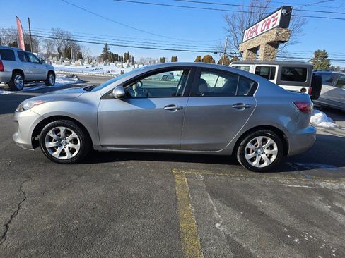Used 2013 MAZDA MAZDA3 i SV w/ Convenience Pkg image 6