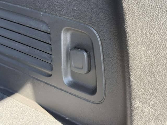 Used 2023 Buick Enclave Essence w/ Trailering Package, 5000 lbs. FWD image 9