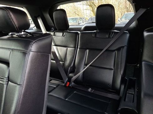 Used 2020 Ford Explorer XLT w/ Equipment Group 202A image 11