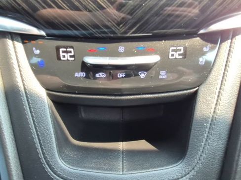 Used 2022 Cadillac XT6 Premium Luxury w/ Technology Package AWD/4WD image 33
