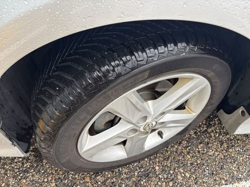 Used 2012 Toyota Camry SE FWD image 4