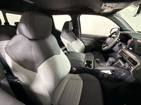 New 2025 Toyota Tacoma TRD Off-Road AWD/4WD image 11