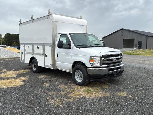 New 2027 Ford E-350 and Econoline 350 Super Duty w/ Power Equipment Group RWD image 7