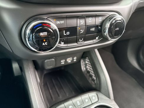 Used 2021 Chevrolet TrailBlazer LT w/ Convenience Package AWD/4WD image 19