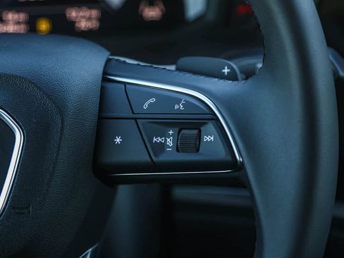 New 2025 Audi Q3 2.0T Premium image 22