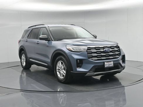 Used 2025 Ford Explorer Active w/ Active Comfort Package RWD image 57