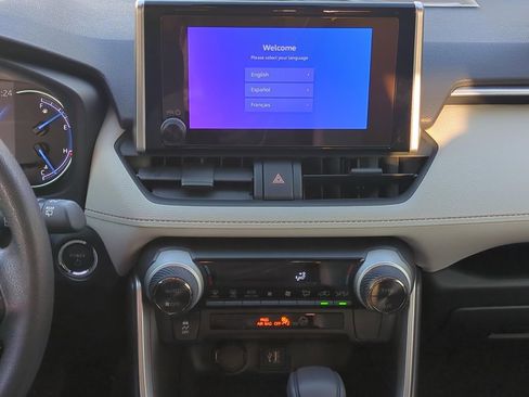 Used 2025 Toyota RAV4 XLE image 17