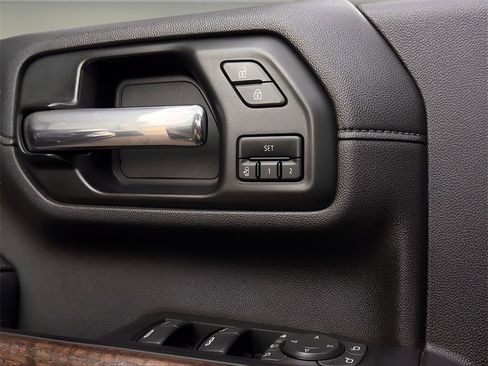 Used 2022 GMC Sierra 2500 Denali w/ Denali Ultimate Package image 23