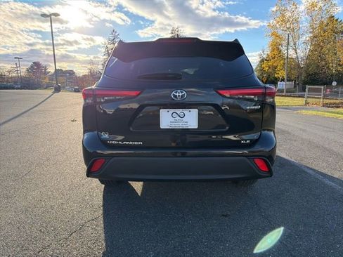 Used 2022 Toyota Highlander XLE image 7