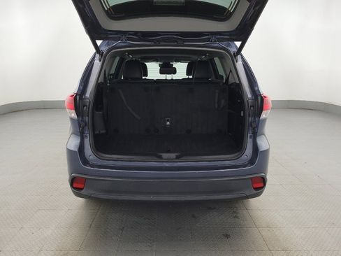 Used 2018 Toyota Highlander XLE image 29