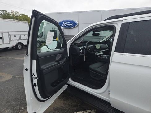 New 2025 Ford Expedition Max Active image 12