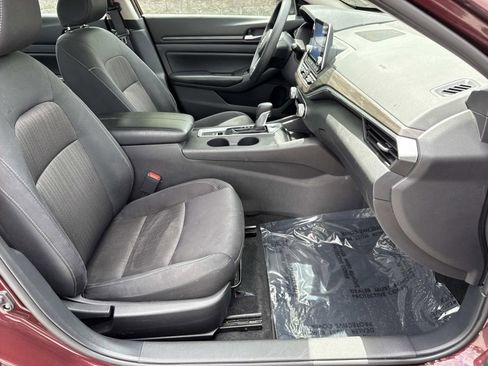 Used 2025 Nissan Altima 2.5 SV AWD/4WD image 25