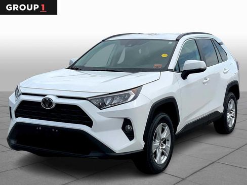 Used 2021 Toyota RAV4 XLE FWD image 1