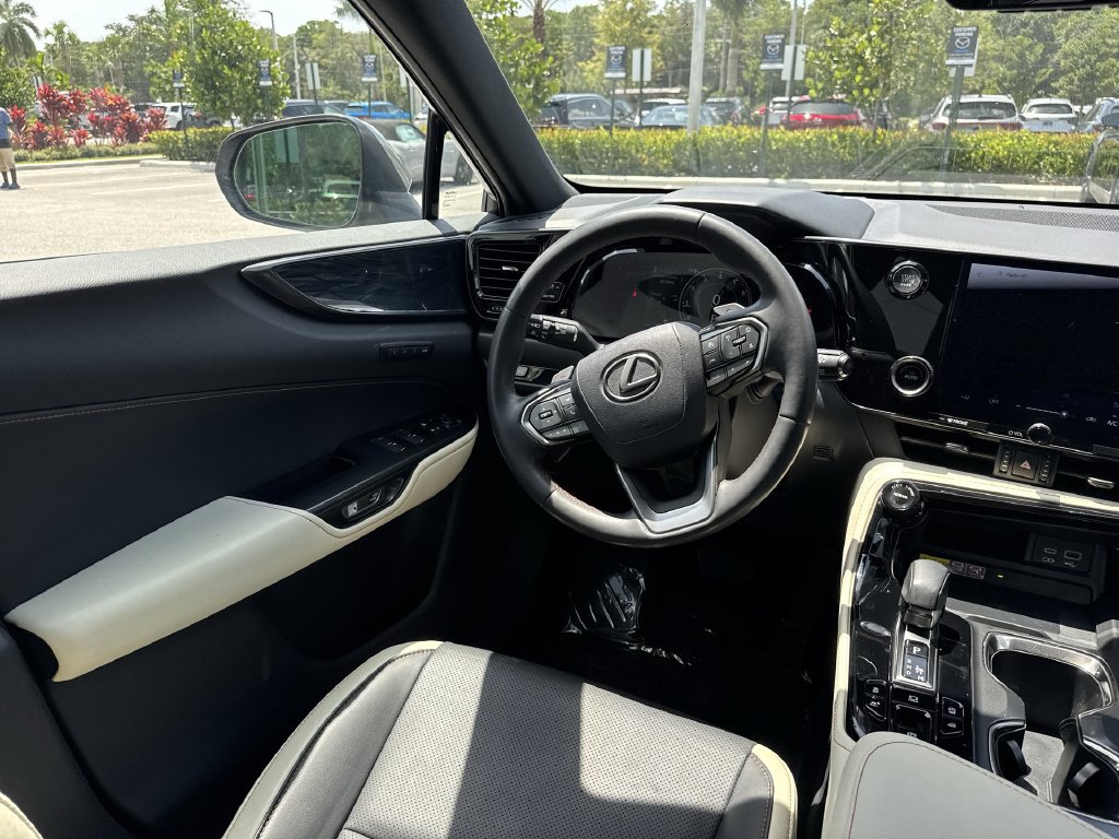 Used 2023 Lexus NX 350 AWD image 21