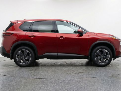 Used 2025 Nissan Rogue SV AWD/4WD image 11