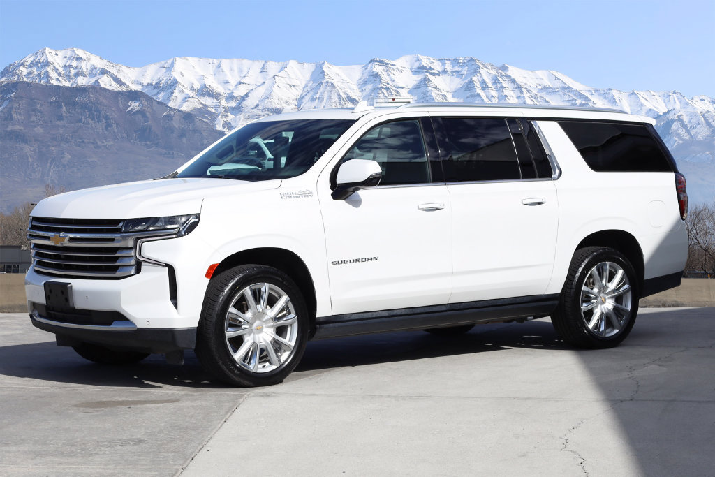 Used 2021 Chevrolet Suburban High Country w/ Premium Package AWD/4WD image 2