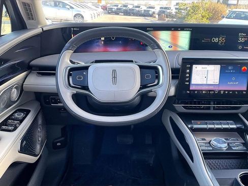 Used 2024 Lincoln Nautilus Reserve w/ Equipment Group 203A image 5