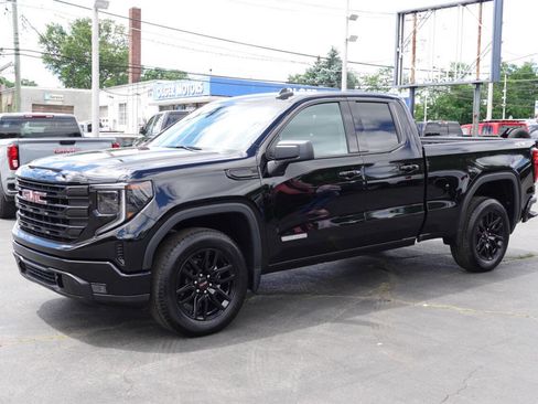Used 2023 GMC Sierra 1500 Elevation AWD/4WD image 2