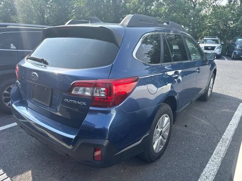Used 2019 Subaru Outback 2.5i Premium AWD/4WD image 4