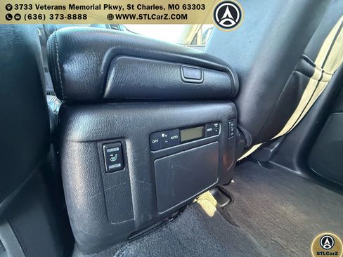 Used 2017 Nissan Armada Platinum w/ Interior Lighting Package RWD image 21