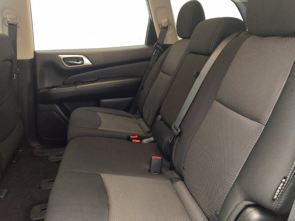 Used 2018 Nissan Pathfinder SV FWD image 18