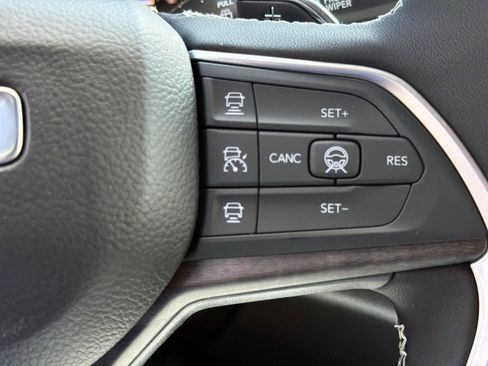 New 2026 Jeep Grand Cherokee Limited AWD/4WD image 13