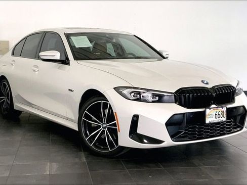 Used 2019 BMW X3 sDrive30i w/ Driving Assistance Package RWD image 2