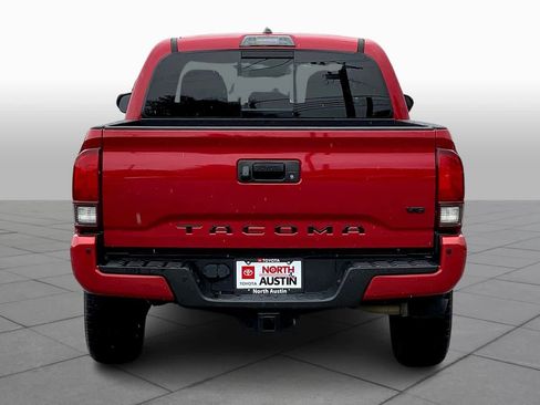 Used 2018 Toyota Tacoma TRD Sport w/ Technology Package RWD image 5