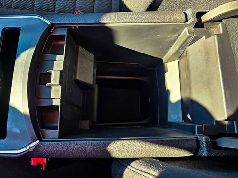 Used 2022 Ford Edge SE w/ Black Appearance Package image 28