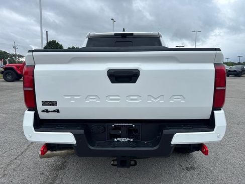 Used 2026 Toyota Tacoma TRD Off-Road w/ TRD Off Road Premium Package AWD/4WD image 5