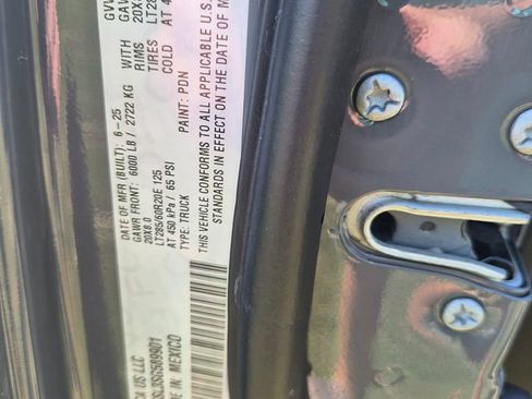 Used 2025 RAM 2500 Limited AWD/4WD image 6