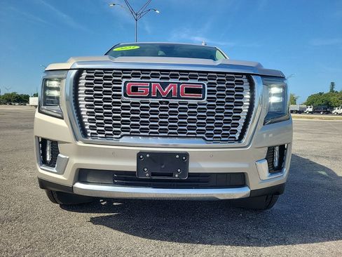 Used 2023 GMC Yukon Denali AWD/4WD image 4