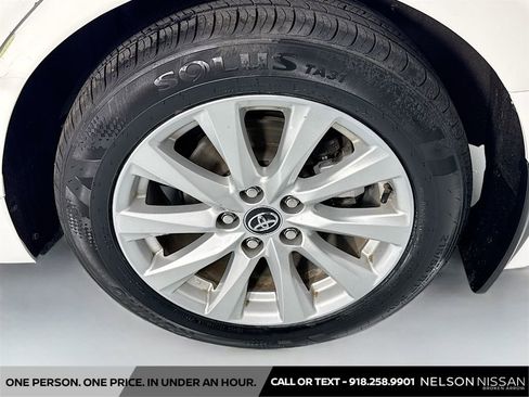 Used 2020 Toyota Camry SE FWD image 28