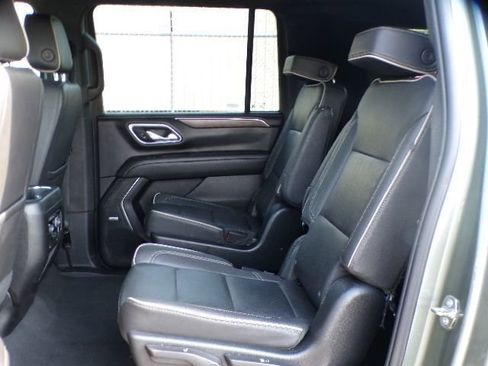 Used 2023 Chevrolet Suburban Premier RWD image 14