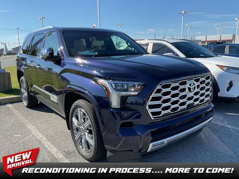 Used 2024 Toyota Sequoia Capstone AWD/4WD image 1
