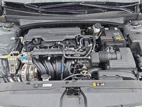 Used 2025 Hyundai Elantra Sport image 29