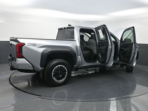 Used 2024 Toyota Tacoma TRD Off-Road AWD/4WD image 36