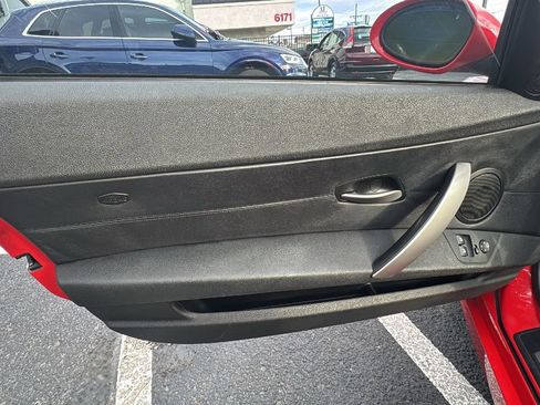 Used 2005 BMW Z4 2.5i image 13