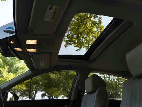 Certified 2018 Honda Accord Touring image 33