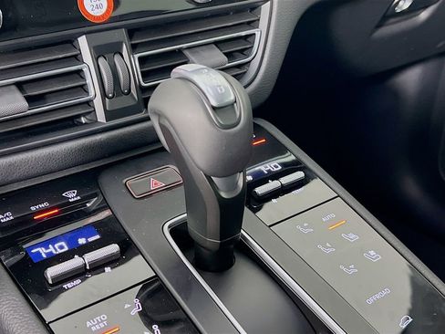 New 2026 Porsche Macan image 19