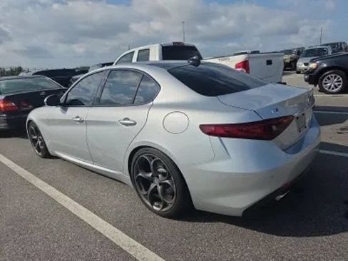 Used 2017 Alfa Romeo Giulia Ti w/ TI 19" Sport Package RWD image 3