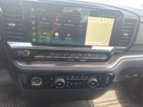 Used 2024 Chevrolet Silverado 1500 LT AWD/4WD image 6