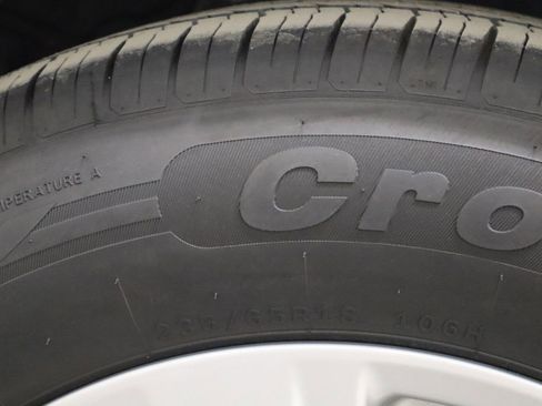 Used 2021 Toyota Highlander L image 41