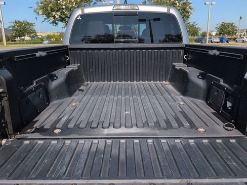 Used 2017 Toyota Tacoma TRD Off-Road w/ Tow Package (A/T) AWD/4WD image 13