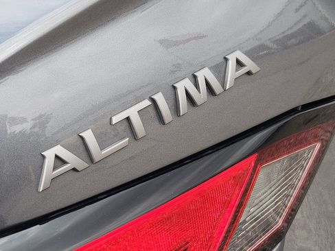 Used 2024 Nissan Altima 2.5 SV image 12