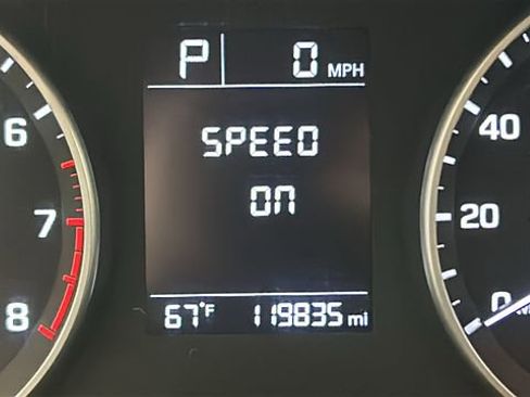 Used 2017 Hyundai Elantra SE FWD image 19