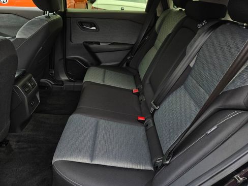 Used 2023 Nissan Rogue SV FWD image 13