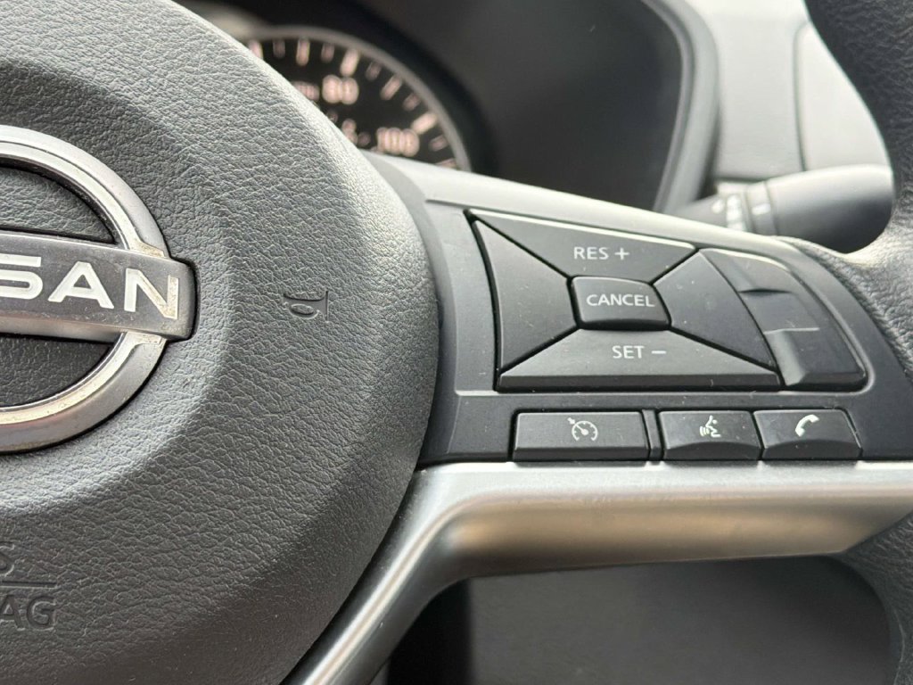 Used 2025 Nissan Altima 2.5 SV FWD image 10