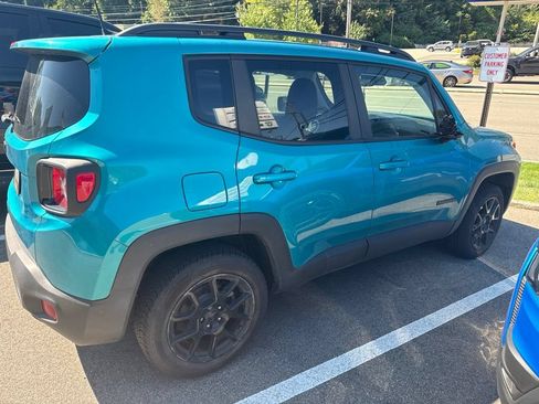 Used 2020 Jeep Renegade Altitude AWD/4WD image 2