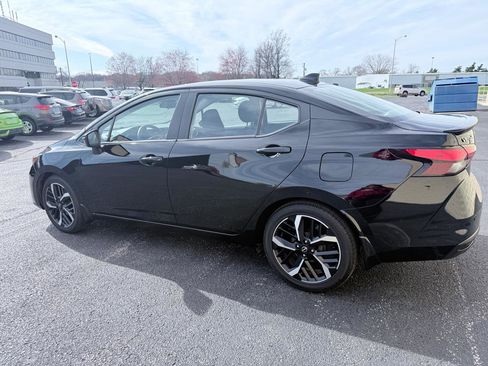 Used 2023 Nissan Versa SR w/ Trunk Package image 3